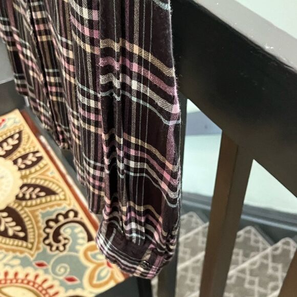 Maurice’s Plaid Button-Up Shirt Size Medium #319 - Picture 4 of 6